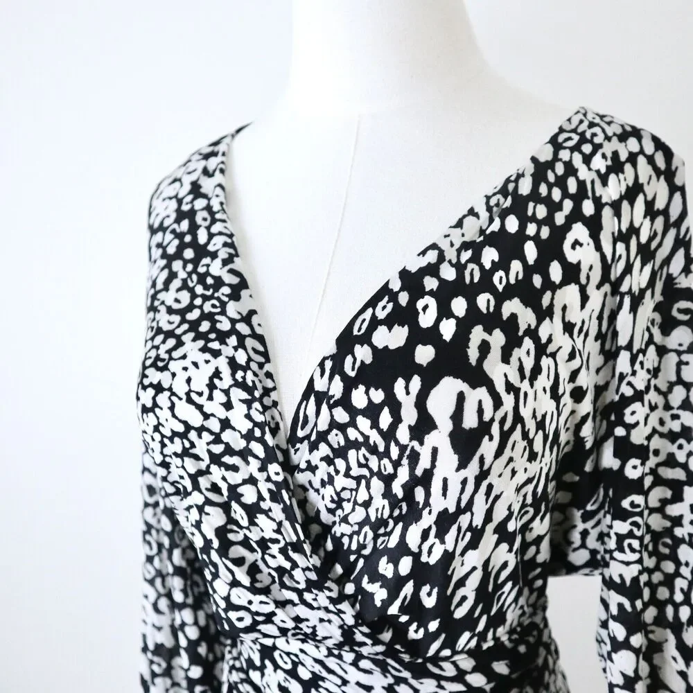 Max Mara IT 42 US 8 Soft Jersey Knit Tie Waist V Neck Dress Black Leopard Print - Picture 2 of 10